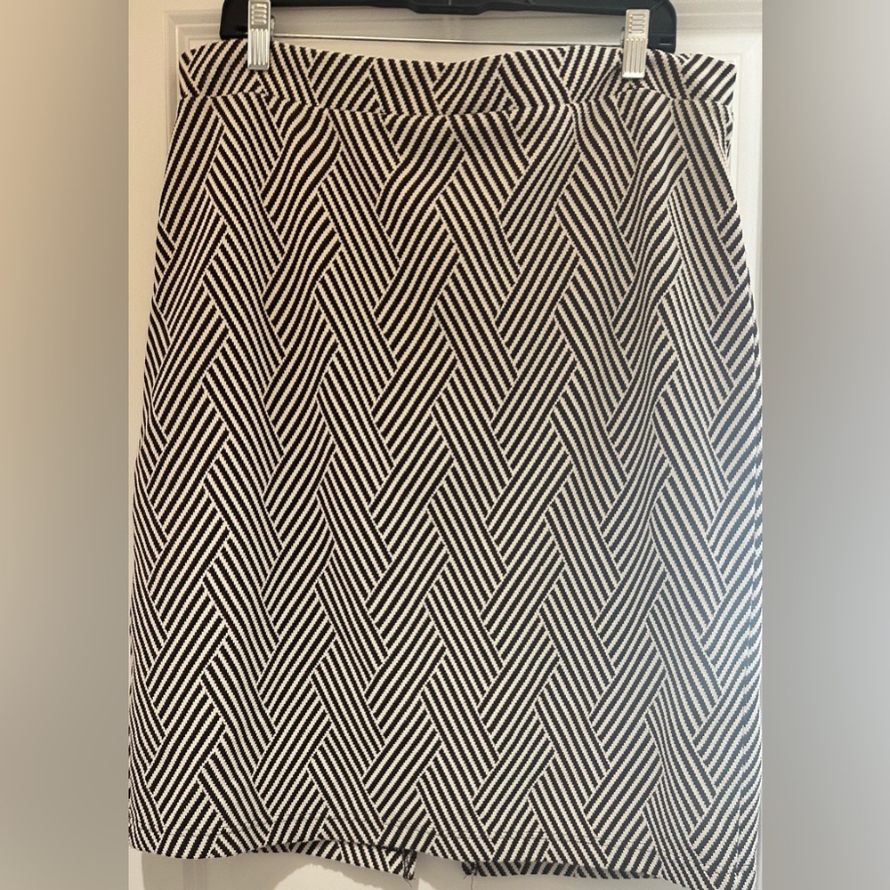 Anthropologie Maeve Black and Cream Herringbone Patterned A-Line Skirt Size XL